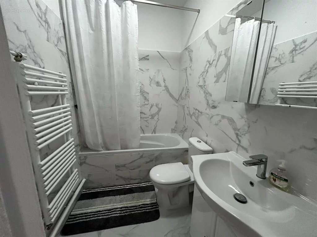 Appartement à PARIS-11E