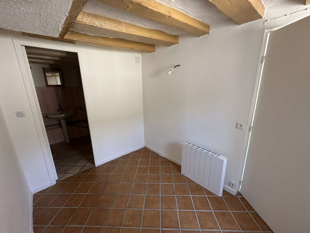 Maison pleine de charme T4 sur 1900 m2 de terrain - photo 4