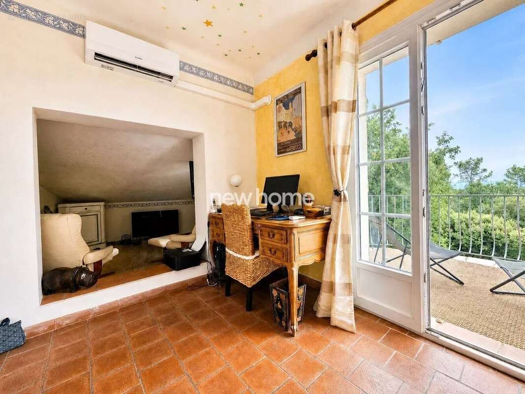 Élégante propriété de caractère avec très belle vue, piscine et gîte indépendant - photo 22