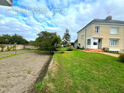 Maison de campagne mitoyenne  - Maison à LA CELLE-SAINT-AVANT