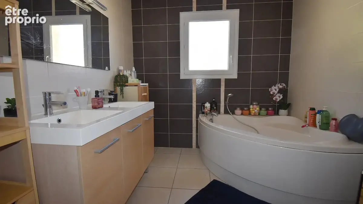 Pavillon plain-pied à vendre à Bellerive-Sur-Allier, secteur Vichy, 4 chambres et bureau. - photo 16