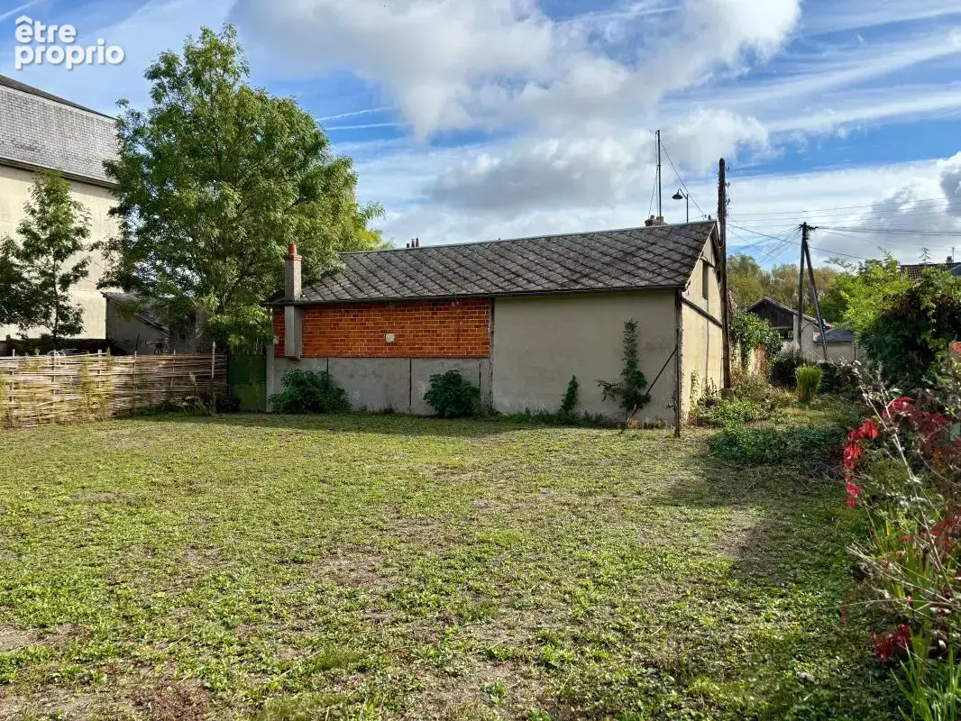 Opportunité rare – Hangar à réhabiliter avec terrain plat de 413 m² au Petit-Saint-Mars - photo 2