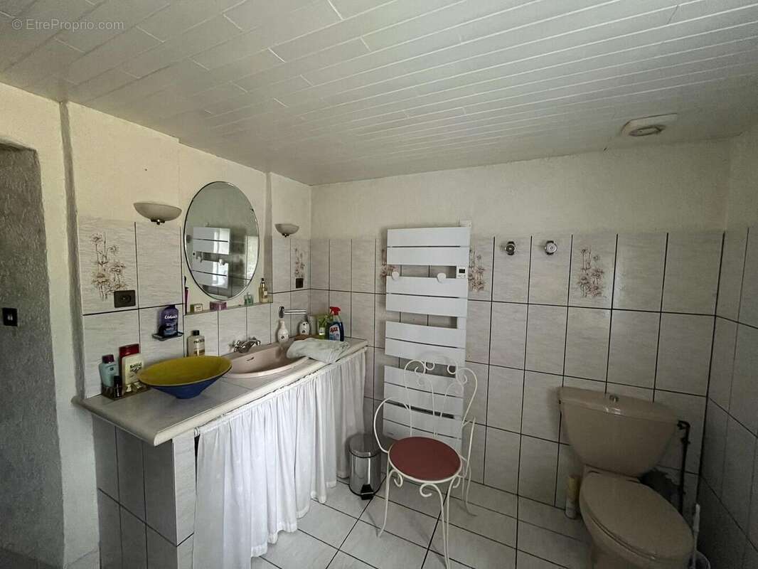 Salle de bains - Maison à VILLENEUVE