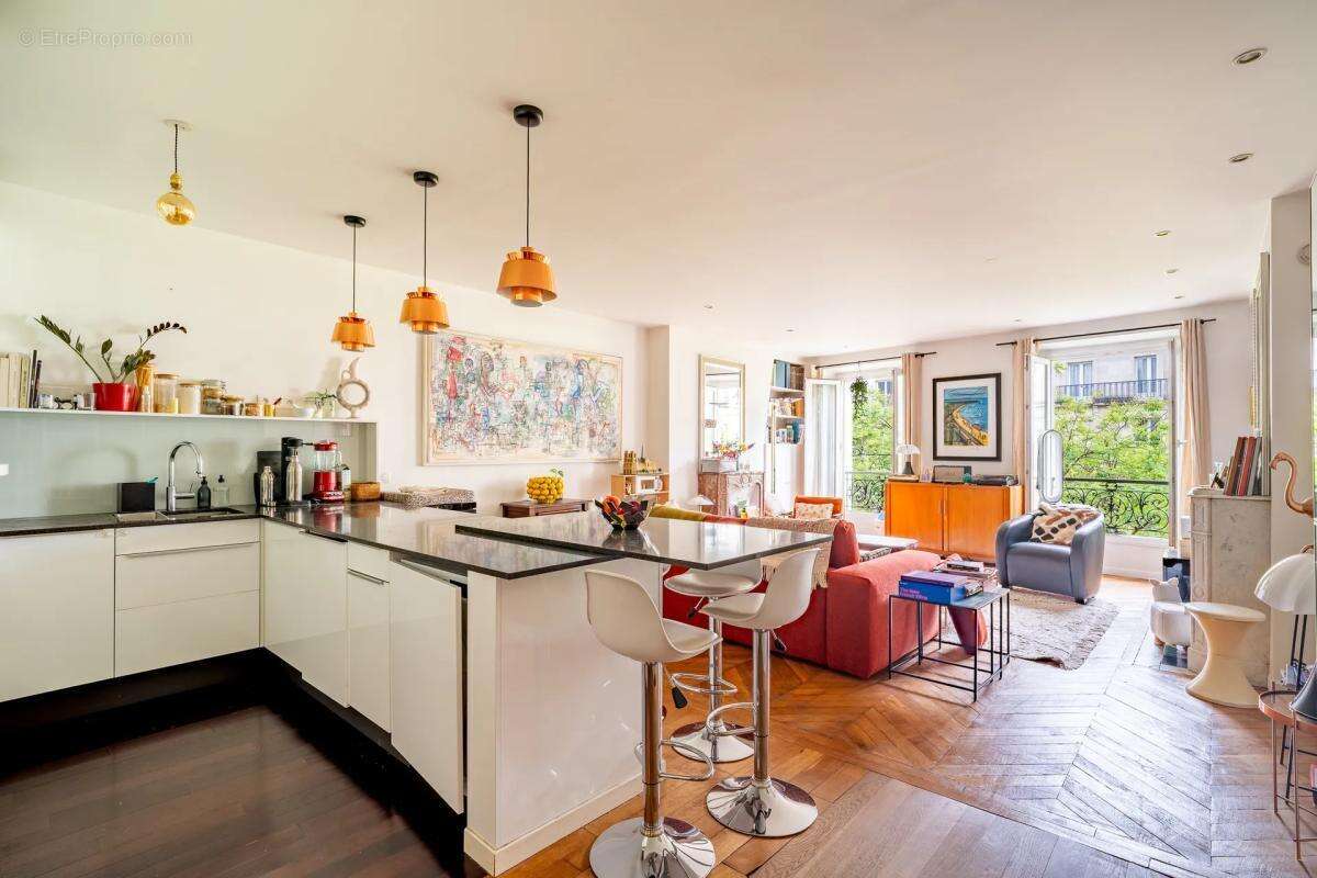 Appartement à PARIS-10E