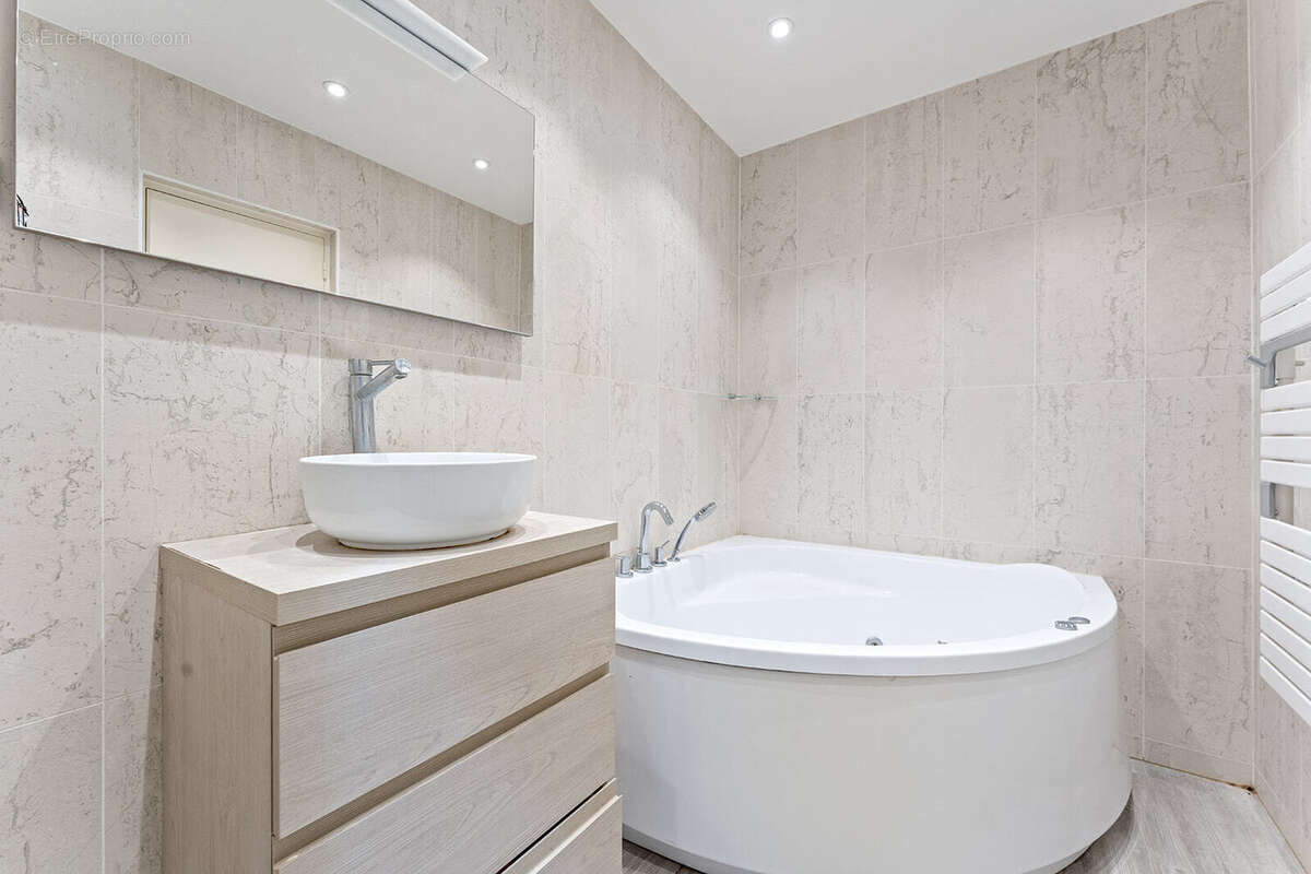VH404577 - Appartement à PARIS-12E