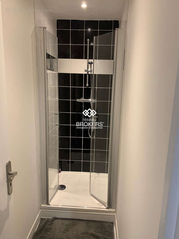 Commerce 412 m² à Voreppe  - photo 6
