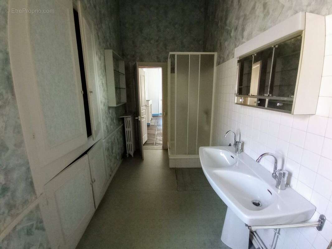 Spacieux appartement en centre-ville - photo 9
