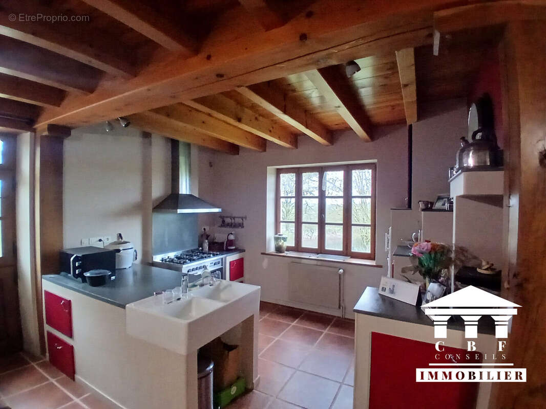 Maison à SAINT-BERAIN-SOUS-SANVIGNES