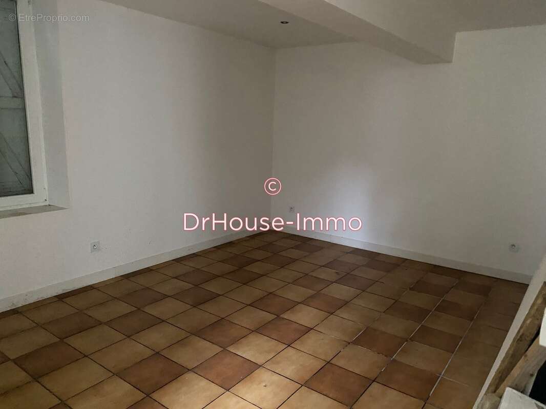 Maison à FEUGAROLLES