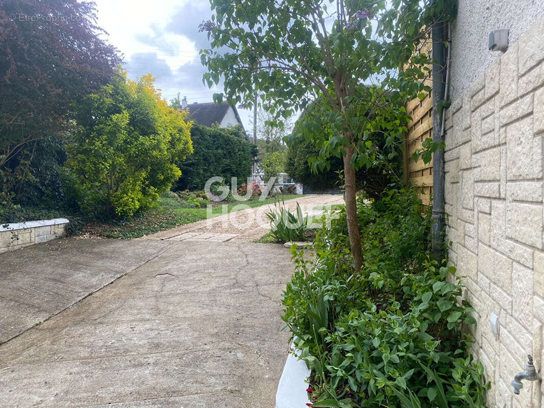 Maison à IVRY-LA-BATAILLE