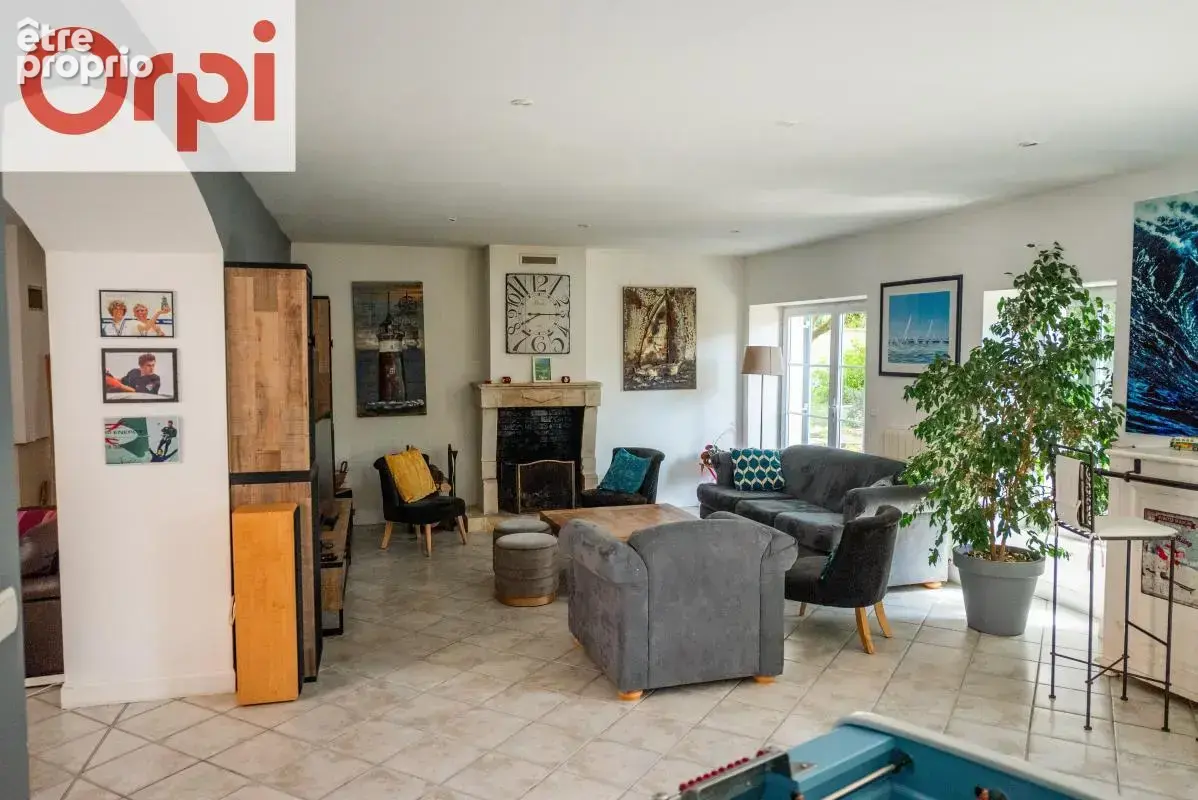 Maison de charme en pierre avec piscine – Thairé - photo 6