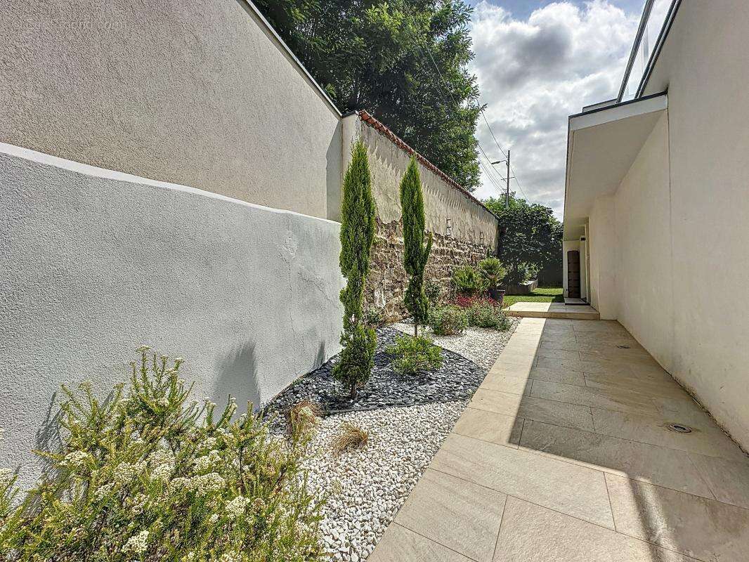 Maison à SAINT-SYMPHORIEN-D&#039;OZON