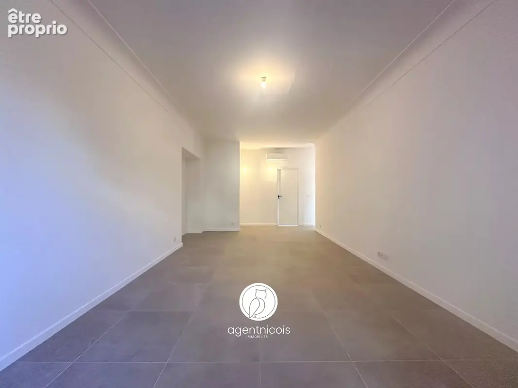 Cannes // centre ville : 3 pièces / entièrement rénové / dernier étage / climatisé / bd carnot - photo 3