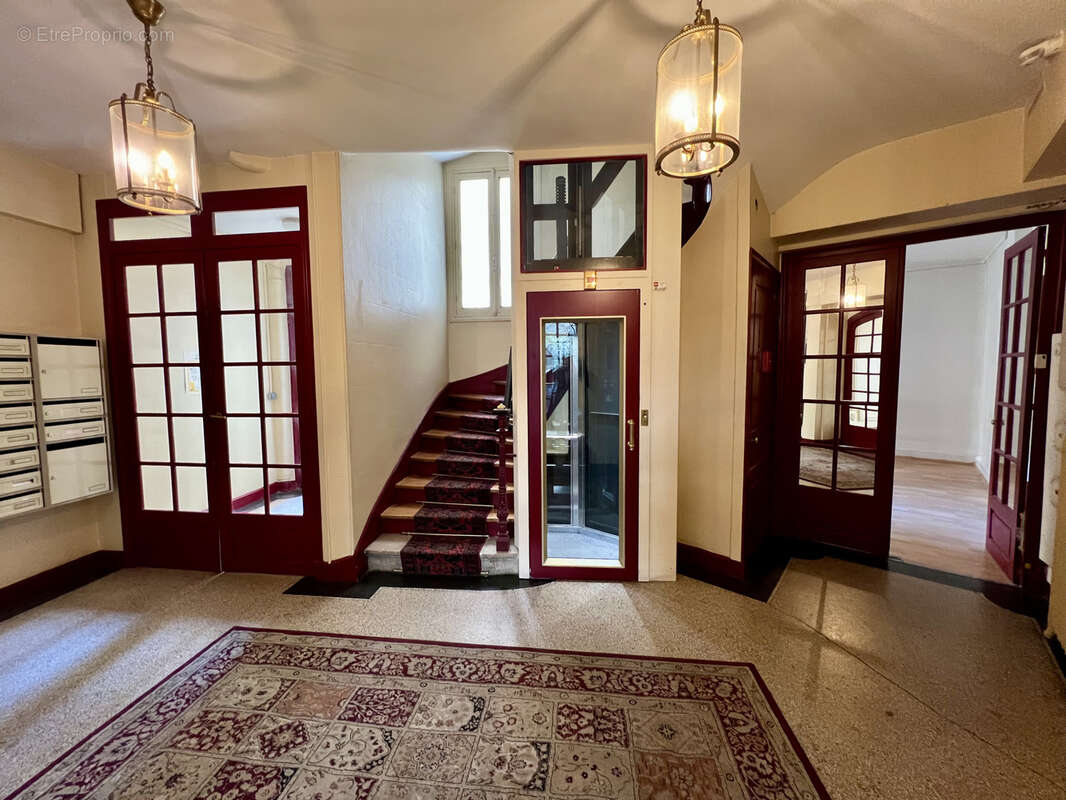 Appartement à PARIS-14E