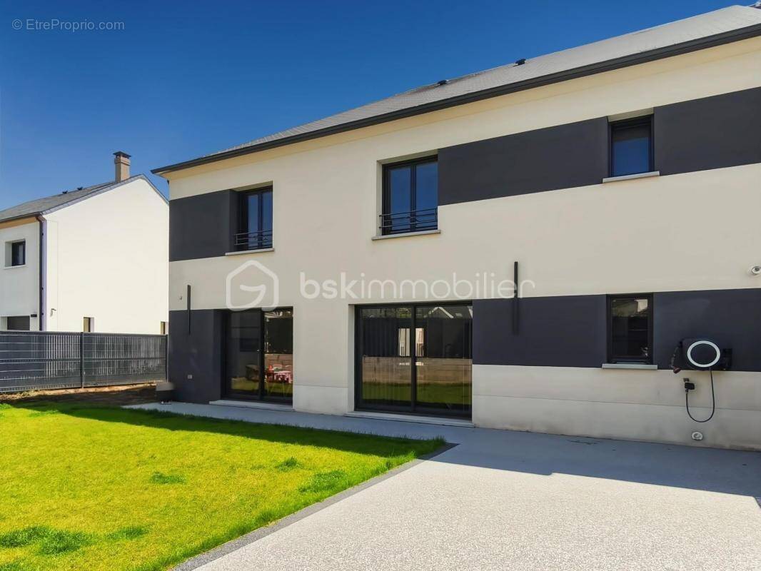 Maison à SAINT-WITZ