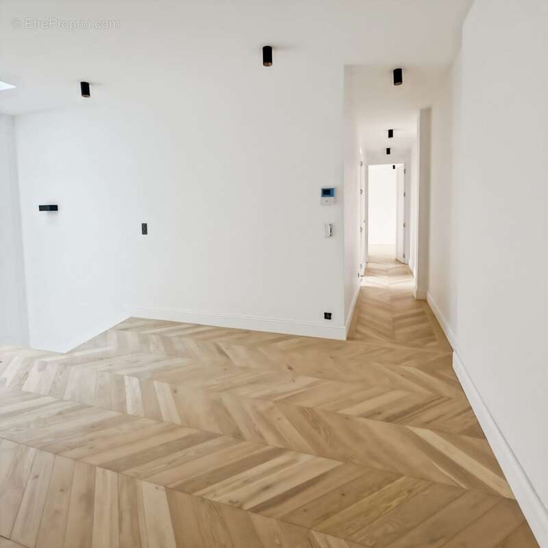 Appartement à CHARENTON-LE-PONT