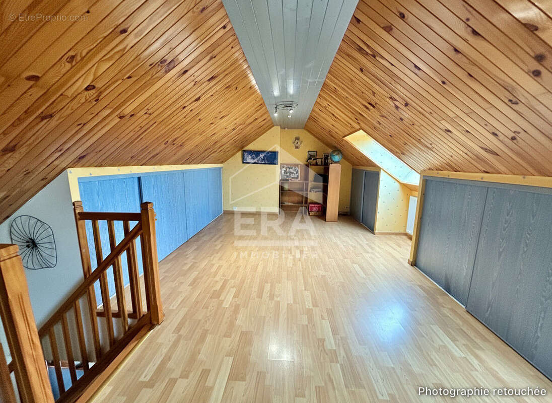 Maison à NEUVILLE-SUR-SARTHE