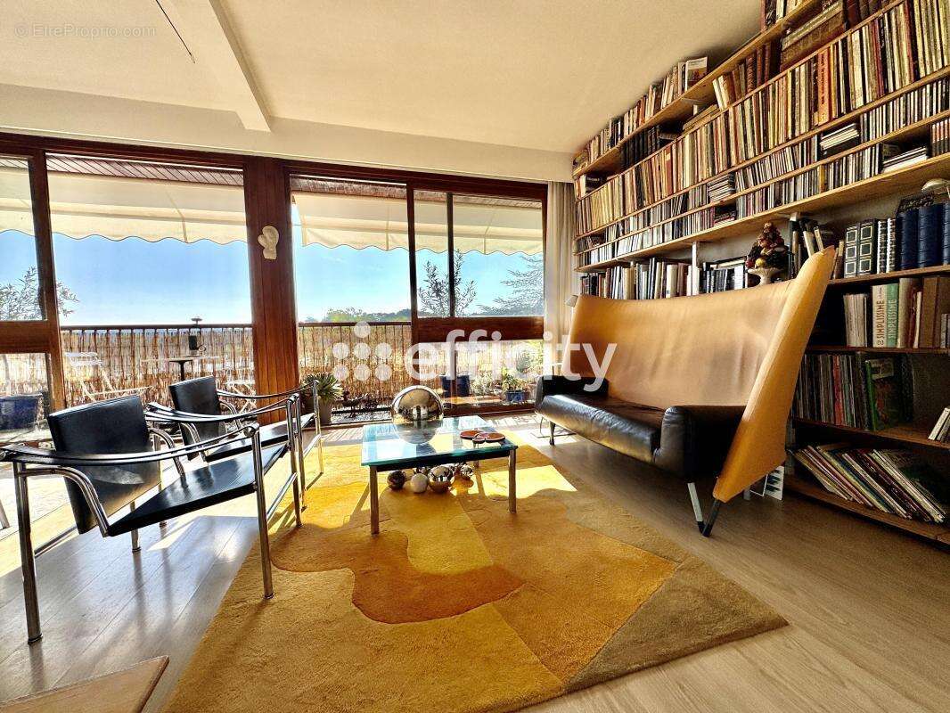 Appartement à LA CELLE-SAINT-CLOUD