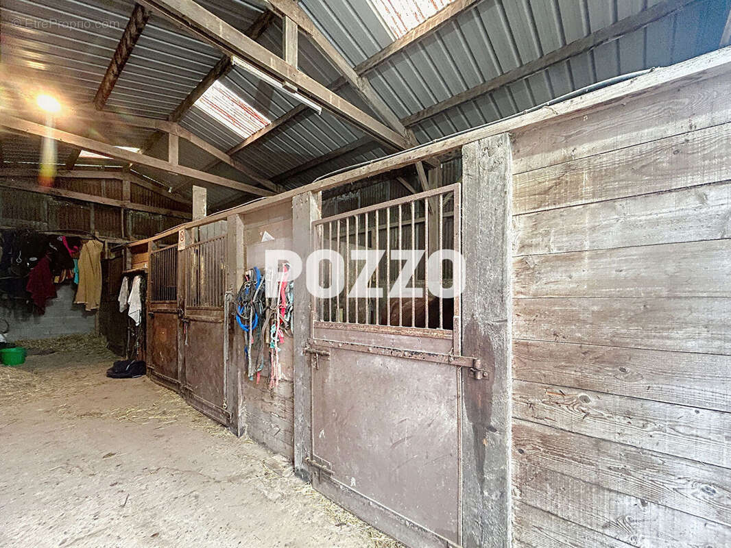 Maison à SAINT-SAUVEUR-LENDELIN