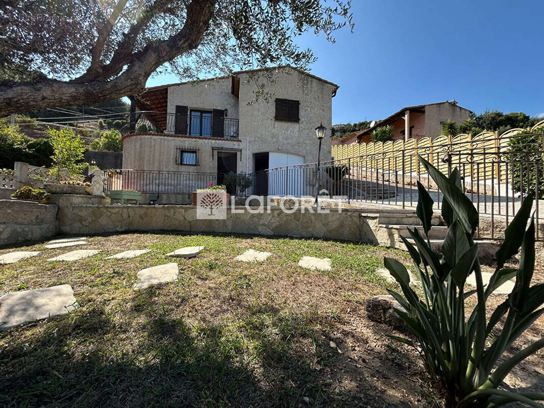 Maison à SAINT-LAURENT-DU-VAR