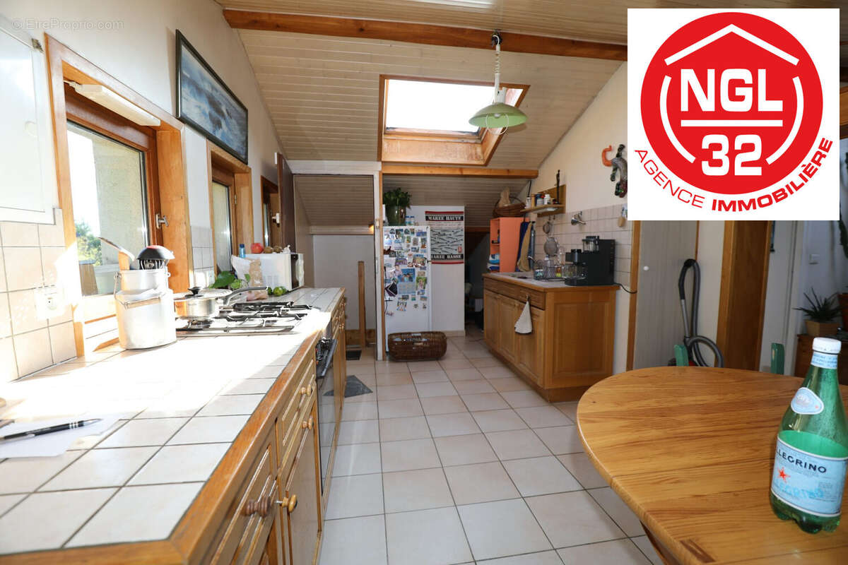 Maison 140 m² à Cruseilles  - photo 8
