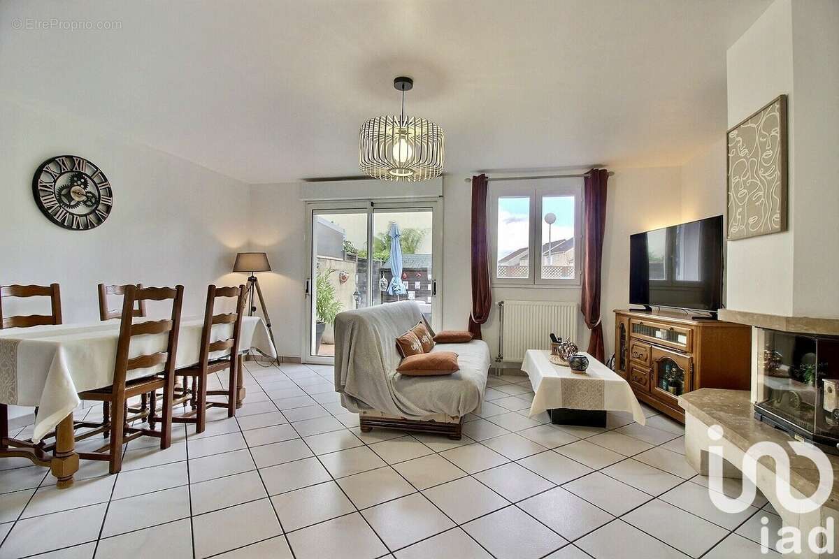 Photo 2 - Maison à VIGNEUX-SUR-SEINE