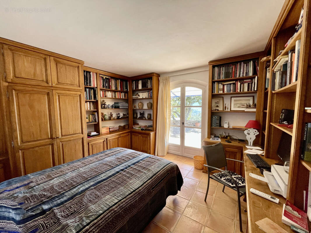 Maison à PLAN-DE-LA-TOUR