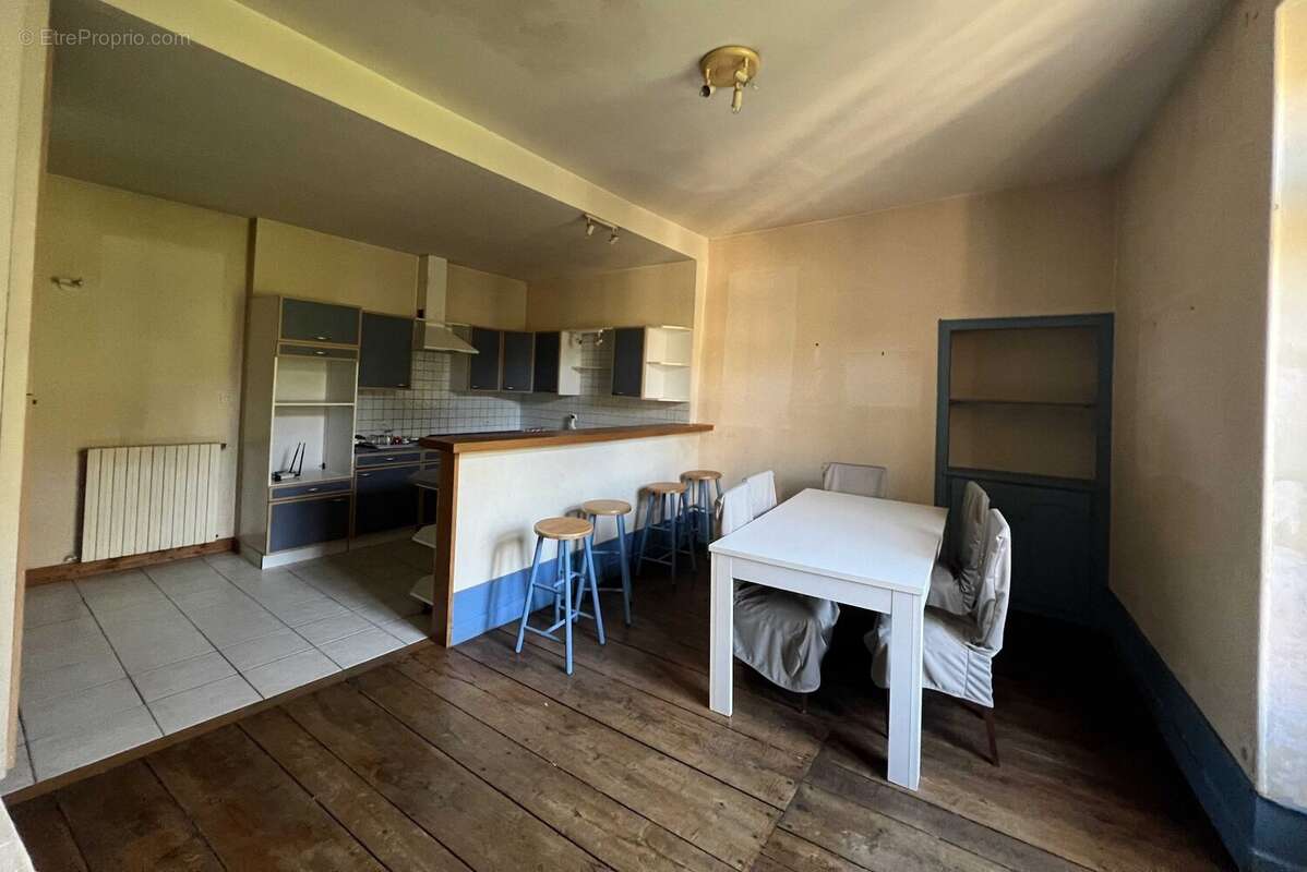 Maison à CHAMPAGNE-MOUTON