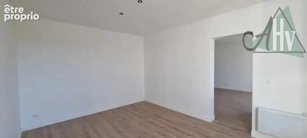 Maison de ville sur sous-sol total - 143 m2 - Hyper centre de Provins - photo 6