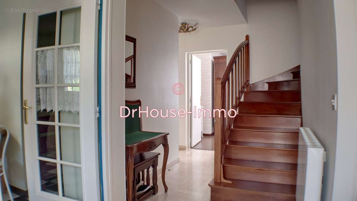 Maison à CONCHES-SUR-GONDOIRE