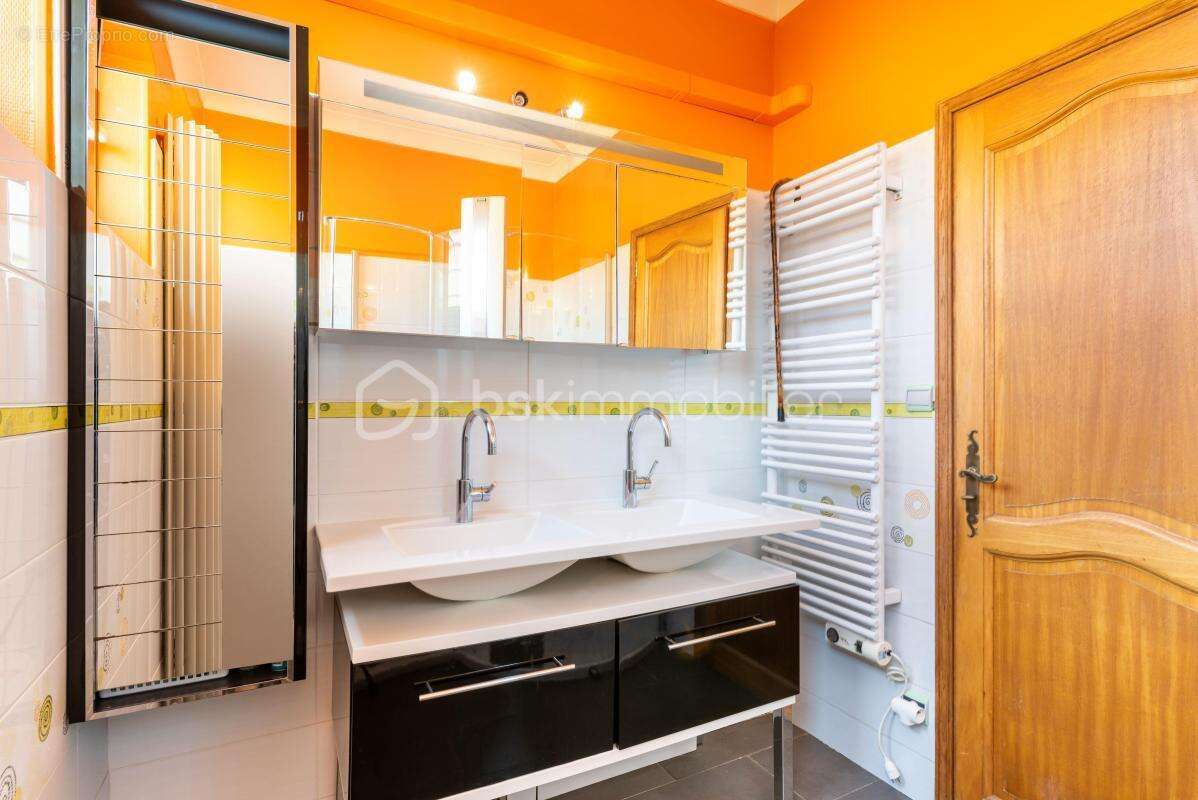 Maison à DECINES-CHARPIEU