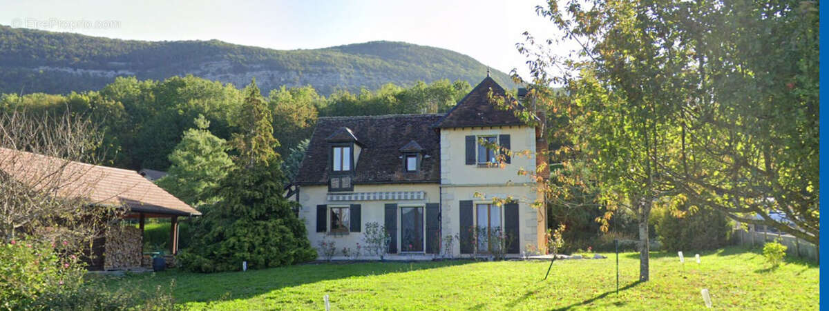 Maison à CLARAFOND-ARCINE