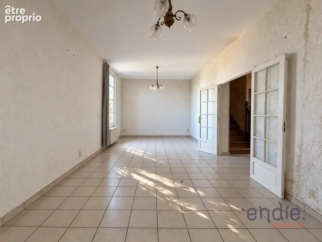 Maison familiale avec nombreuses dépendances et hangar sur environ 1 500 m² de terrain - photo 12