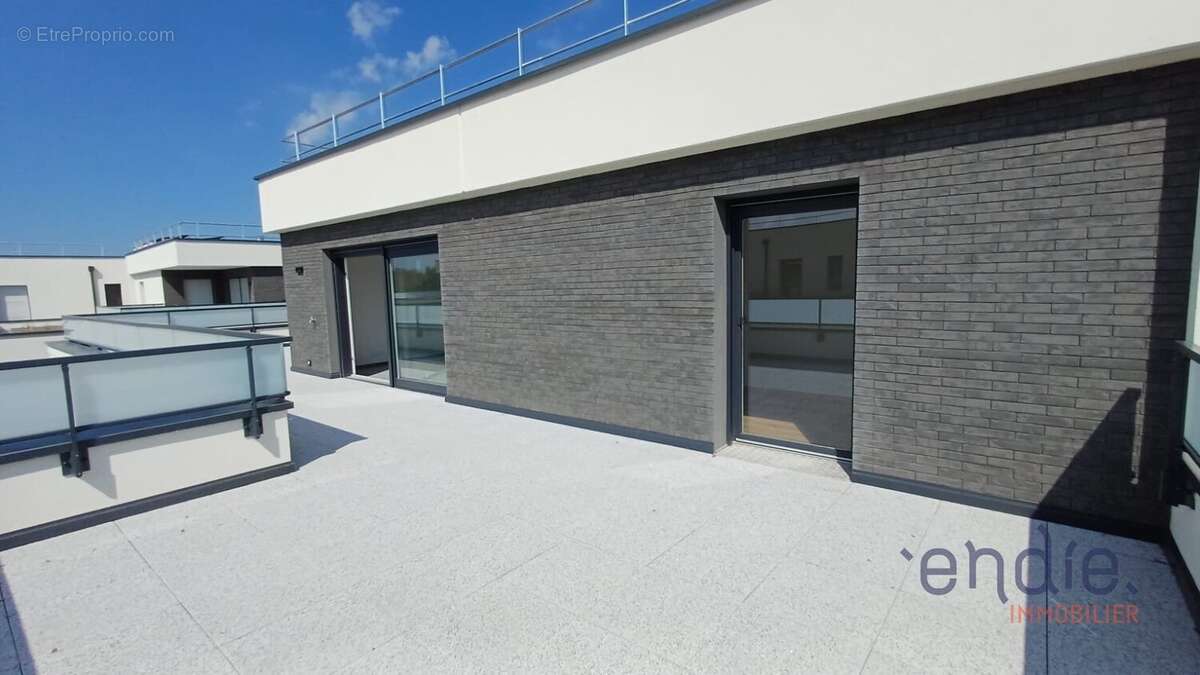 RESPIR'IMMO Altkirch by Endie vous propose ce superbe appartement 4 pièces en attique avec une terrasse exceptionnelle de 79 m²  - photo 6