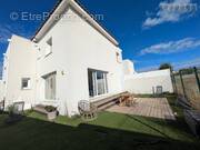 Maison à SUSSARGUES