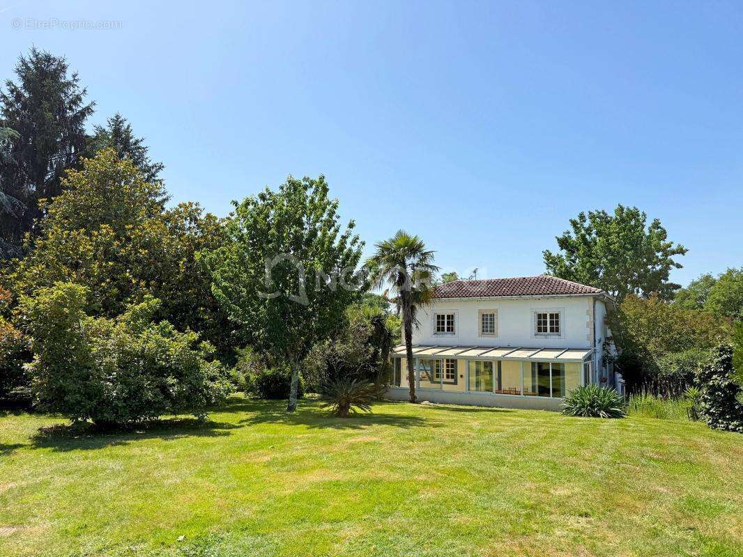 Maison à SAINT-ETIENNE-D'ORTHE