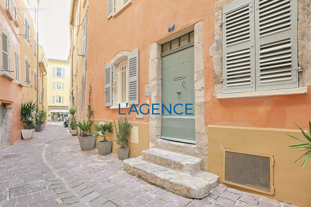 Appartement à HYERES