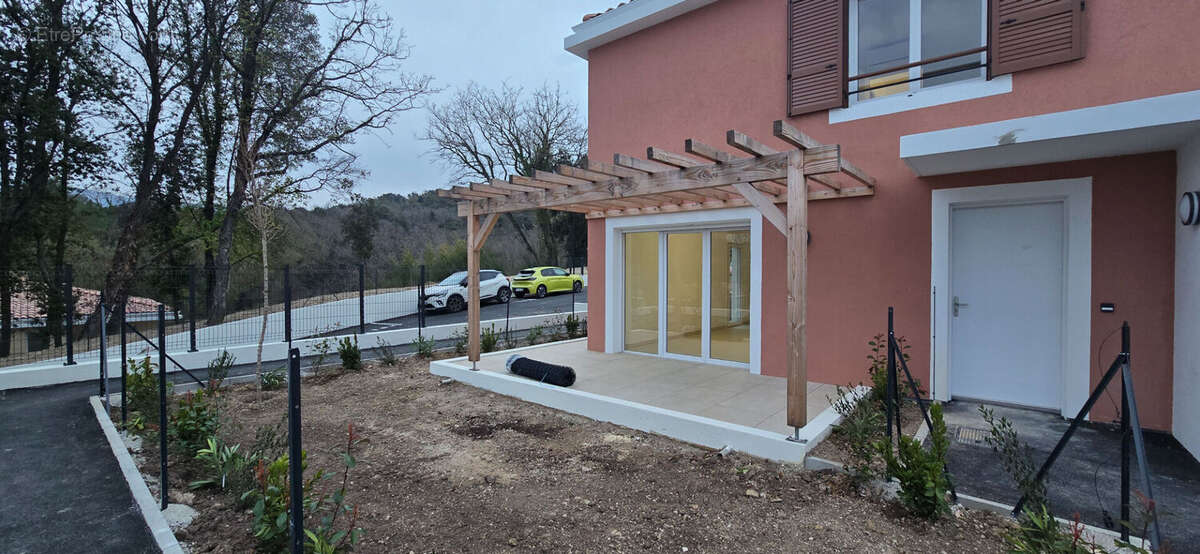 Maison à AURIBEAU-SUR-SIAGNE