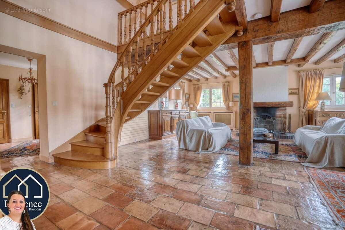 Maison 230 m² à La Hauteville  - photo 2