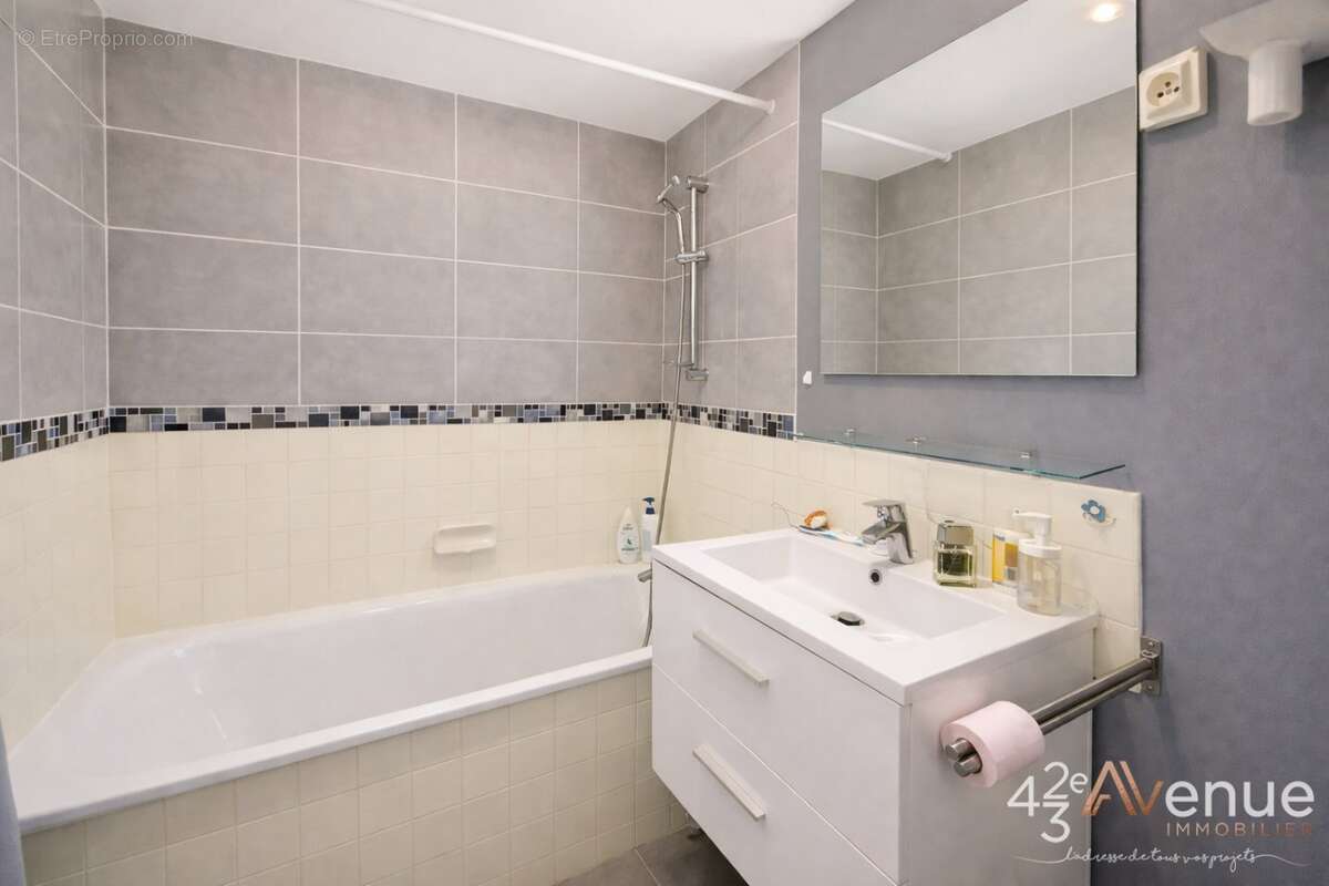 Appartement à DECINES-CHARPIEU