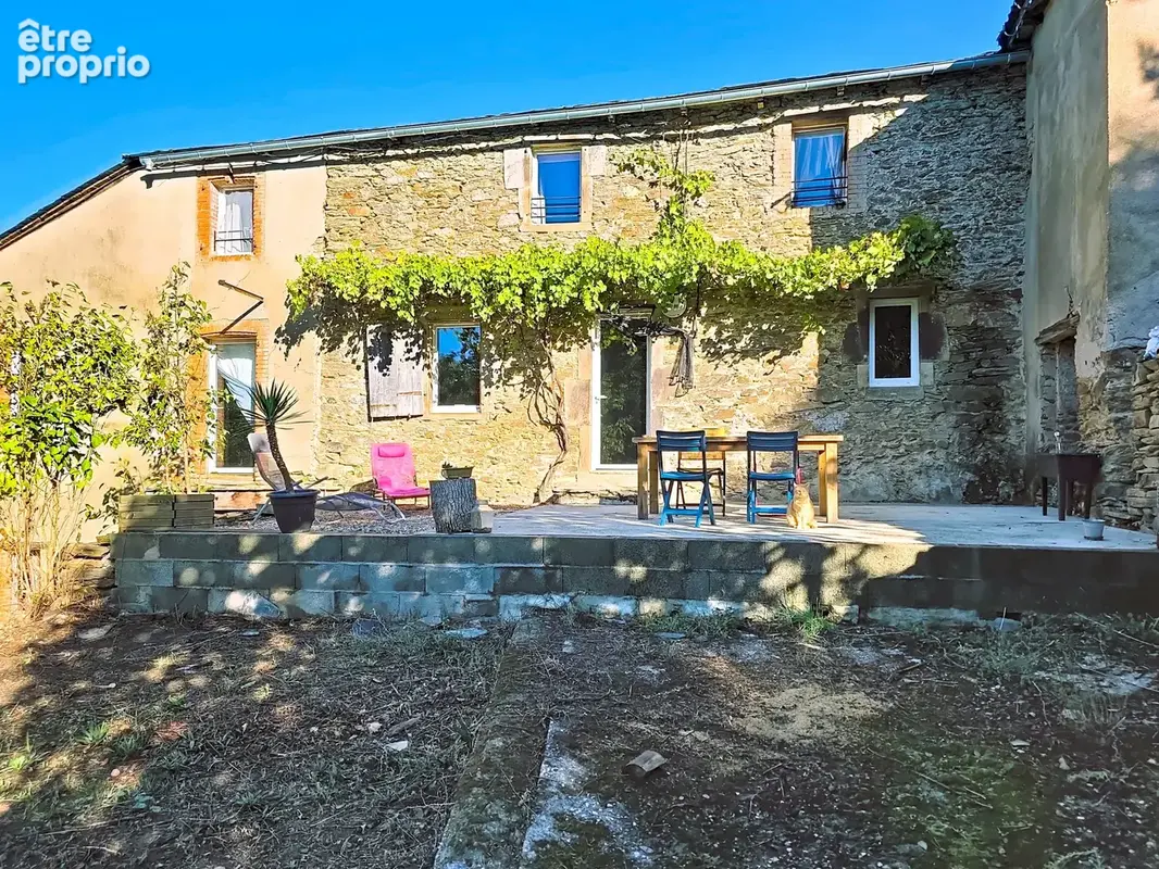 CORPS DE FERME avec 1 ha 700 de terrain - photo 1