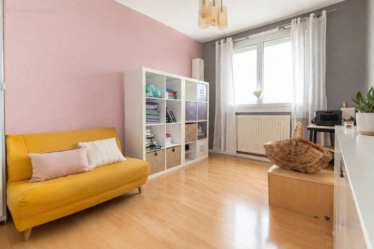 Quartier Bellevue appartement T3 traversant de 64 m², 2 balcons, parking et cave - photo 4