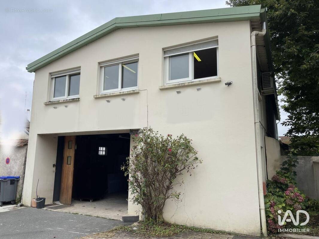 Photo 1 - Commerce à FONTENAY-TRESIGNY