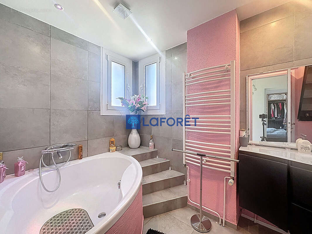 Maison à SAVIGNY-SUR-ORGE