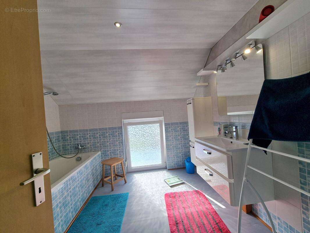 Maison à NEUVILLE-LEZ-BEAULIEU