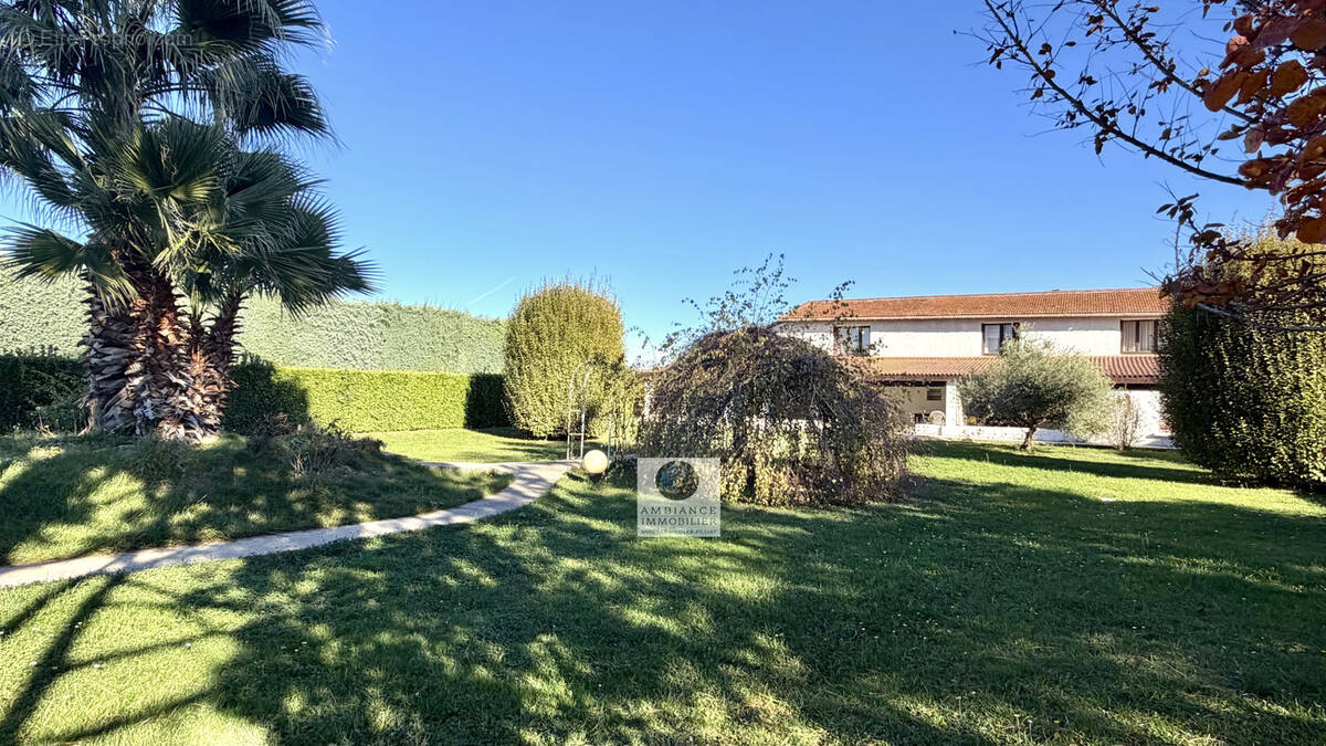 Maison à CHATEAUNEUF-SUR-ISERE