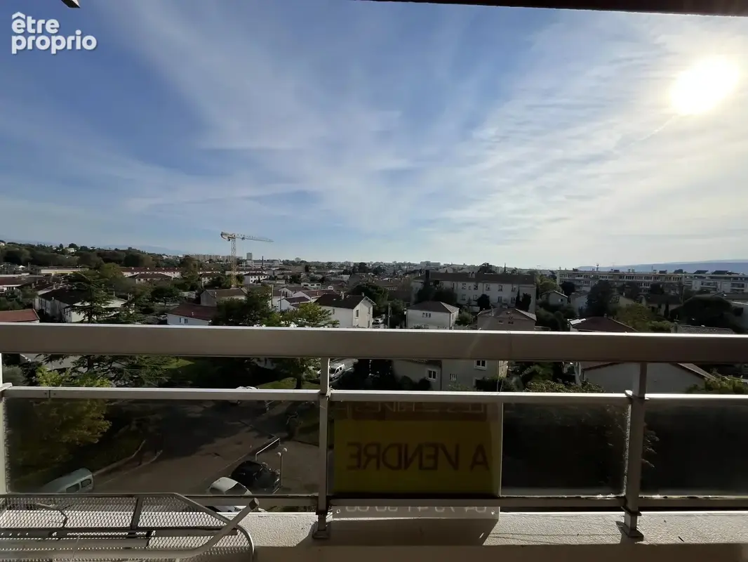 BOURG LES VALENCE - Appartement T4, terrasse, cave et parking - photo 10