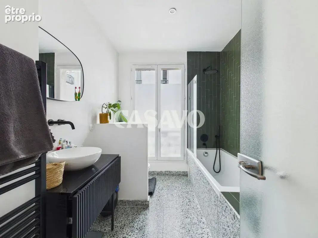 Vente Appartement 4 pièces de 65m² - 75010 Paris - photo 9
