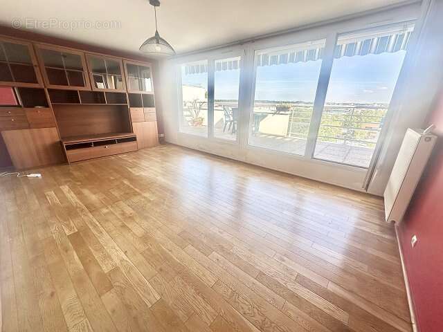 Appartement à BONNEUIL-SUR-MARNE