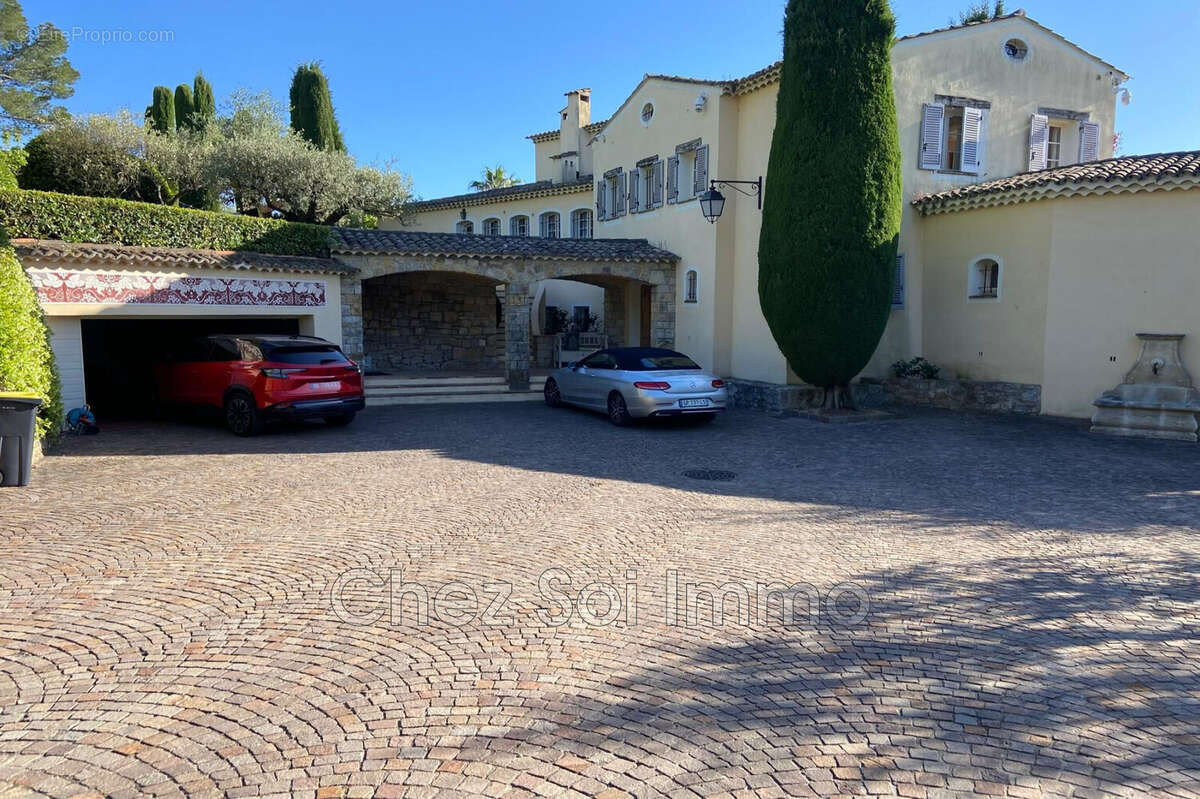 Maison à MOUGINS